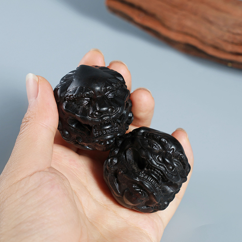 Chinese Black Sandalwood Carve - Art Craft Easter recension och pris