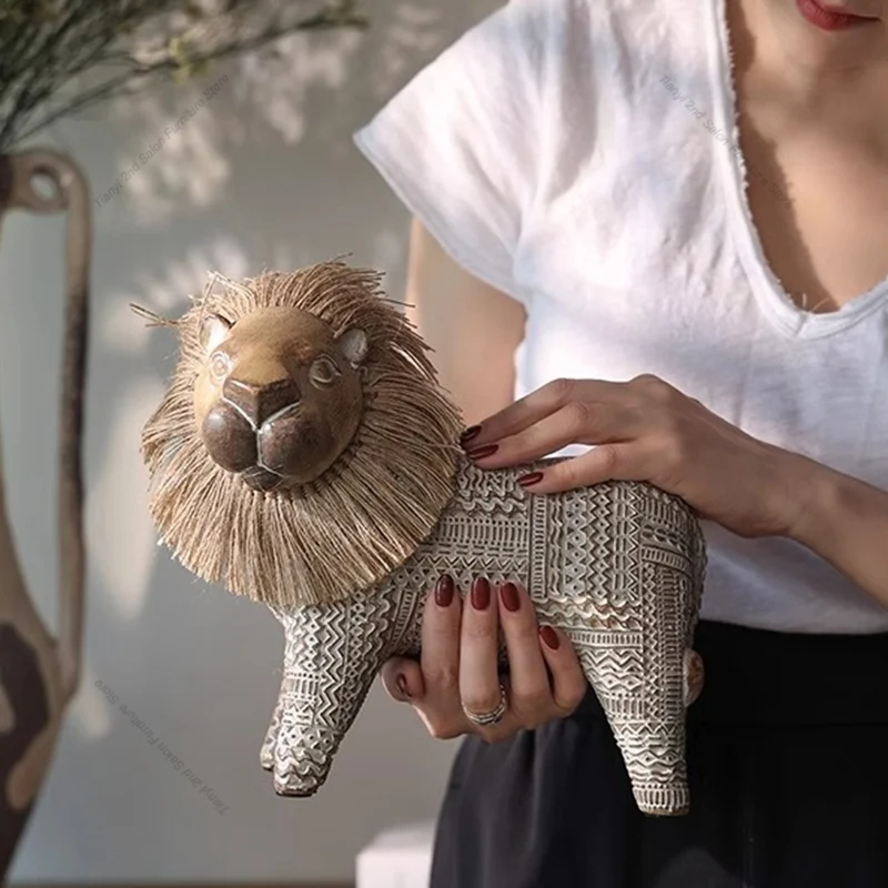 ​​Nordic Style Artistic Lion M - Art Craft Room Ideas recension och pris
